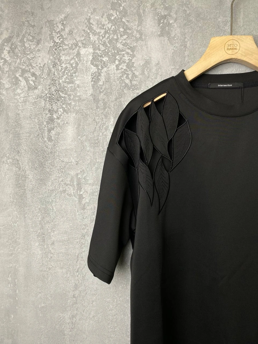 Футболка Листы на плече фото 7