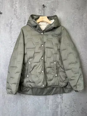 Пуховая куртка с капюшоном 90319