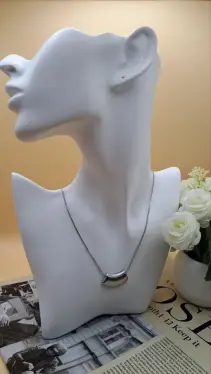 Колье серебряного цвета Б260036