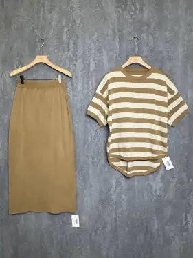 Костюм с юбкой 