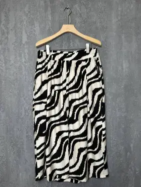 Юбка 0023 (ч/б, 2) Уценка