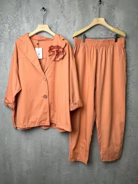 Костюм с брошью хлопок 2282