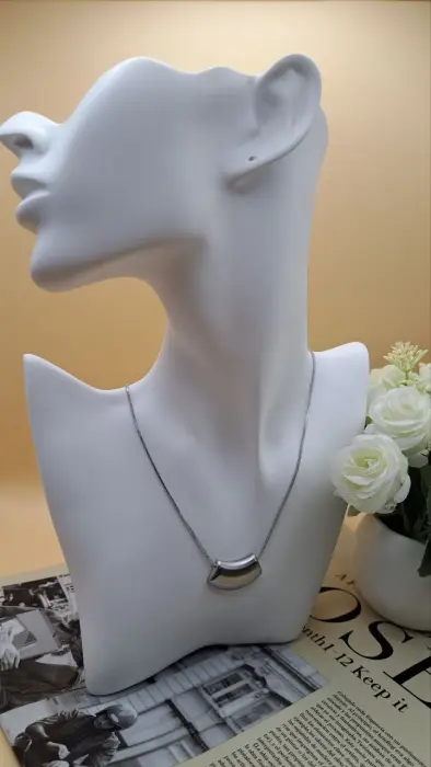 Колье серебряного цвета Б260036
