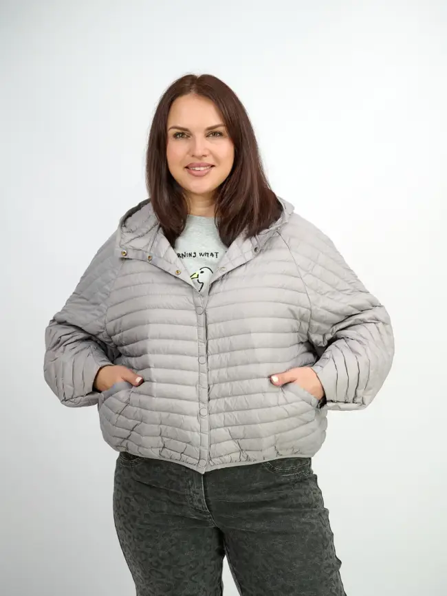 Куртка пух легкая короткая с заклепками 8183 Размер 48-58 фото 46