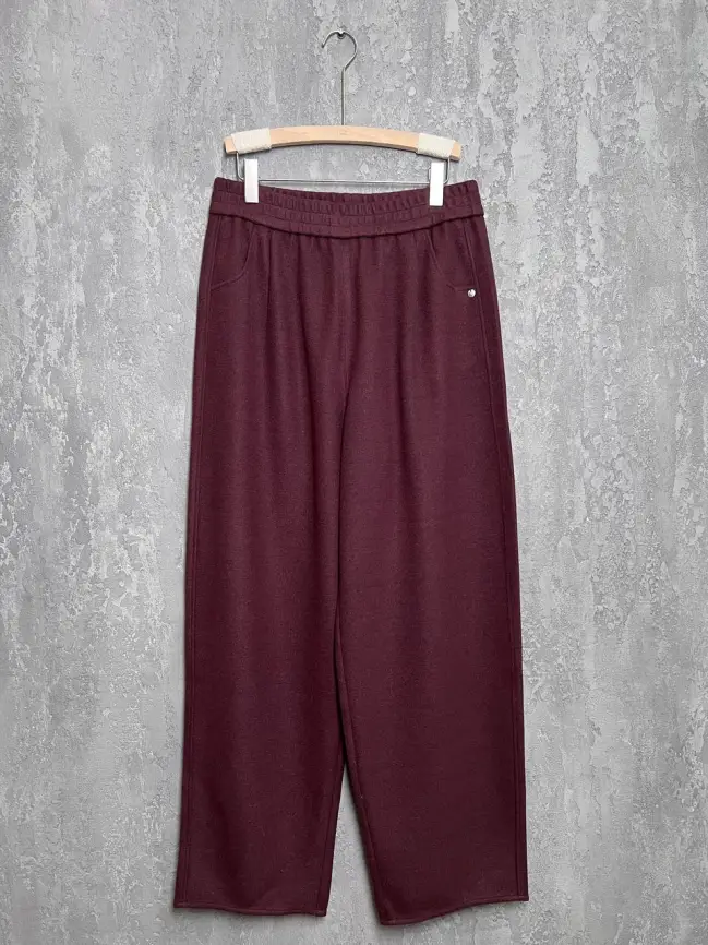 Брюки с защипами 