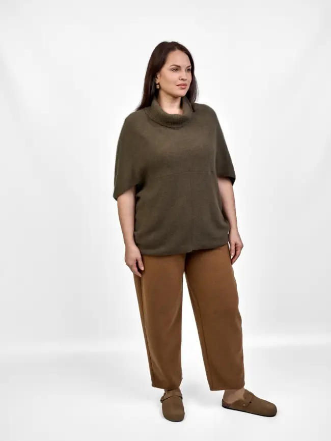 Брюки с защипами 