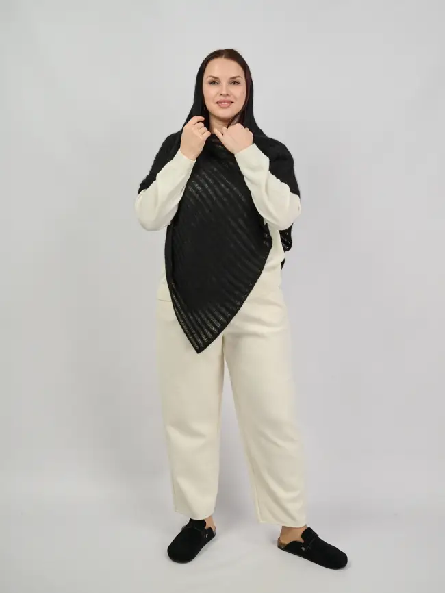 Брюки с защипами 