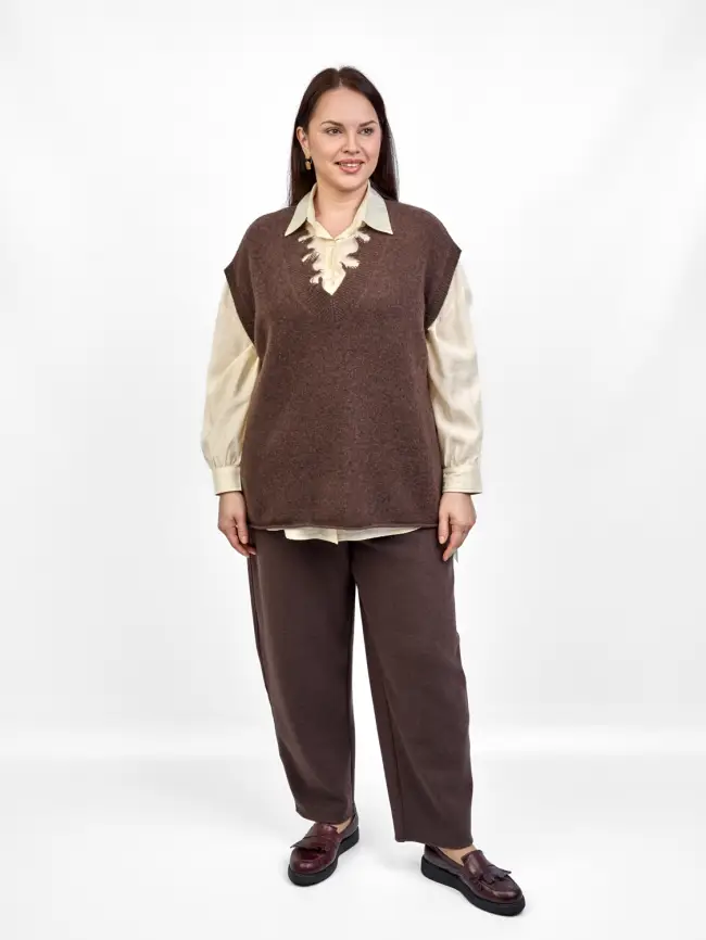 Брюки с защипами 