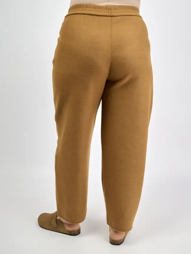 Брюки с защипами 