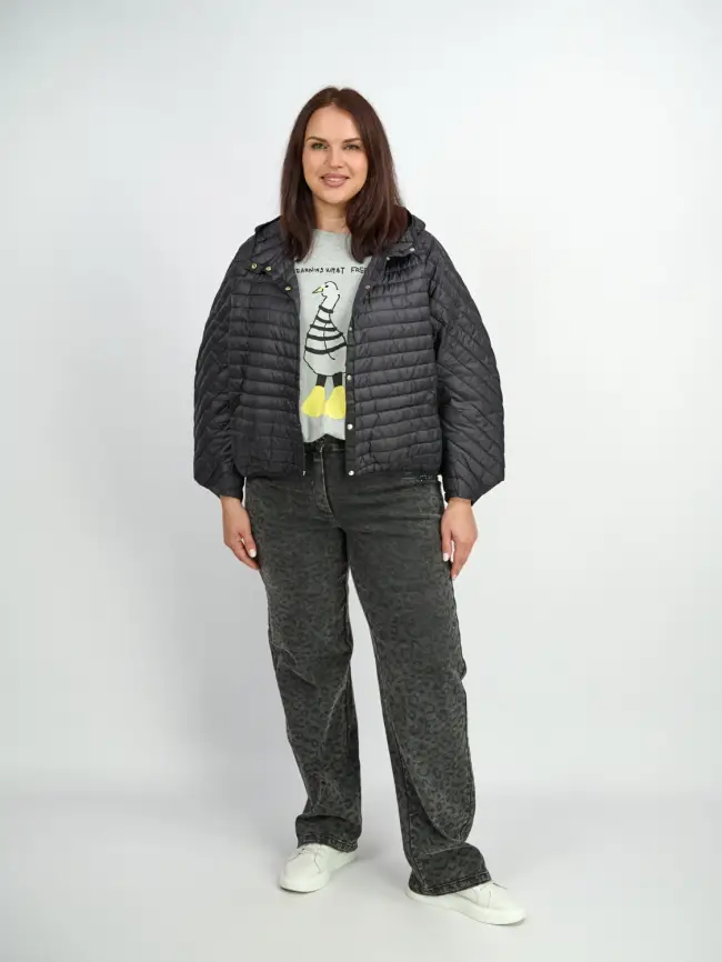 Куртка пух легкая короткая с заклепками 8183 Размер 48-58 фото 3