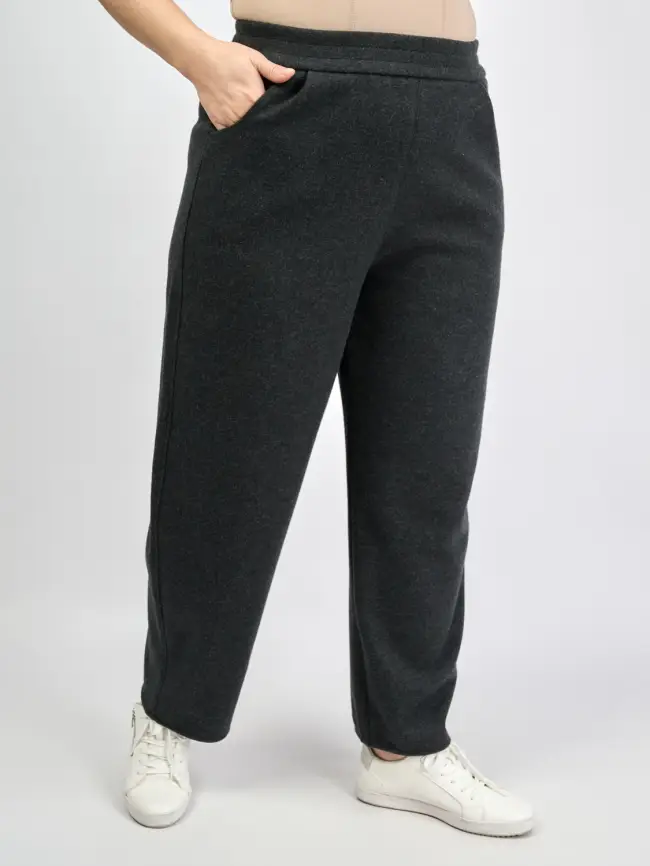 Брюки с защипами 