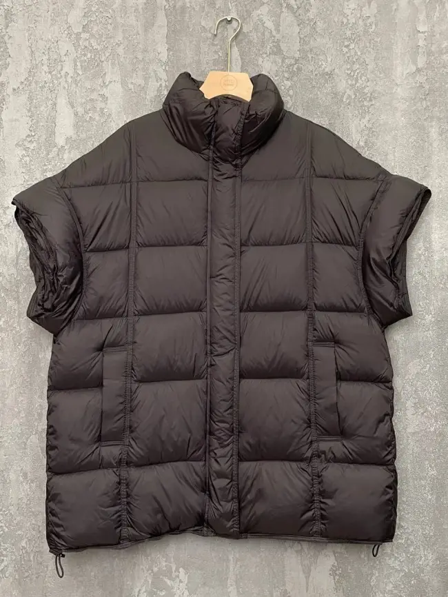 Жилет утепленный 8338 (черный) Уценка фото 1