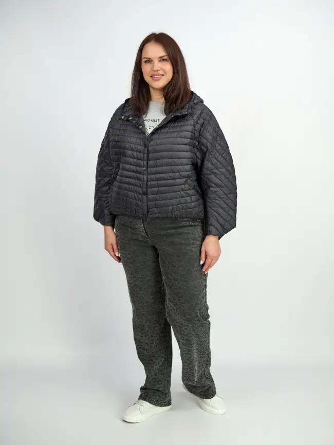 Куртка пух легкая короткая с заклепками 8183 Размер 48-58 фото 5