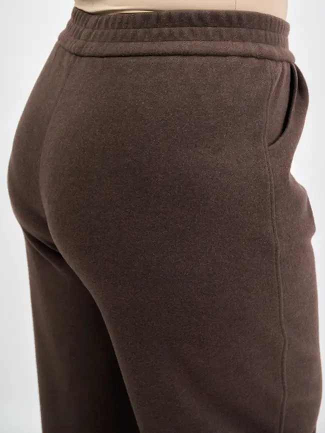 Брюки с защипами 