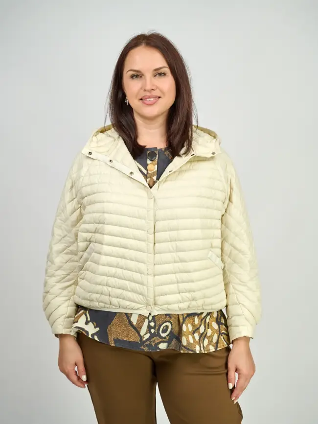 Куртка пух легкая короткая с заклепками 8183 Размер 48-58 фото 18