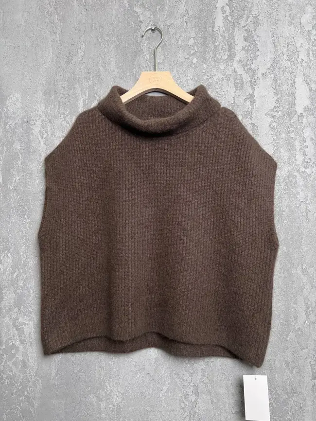 Жилет 1642 Размер 46-50 (шоколад) фото 1