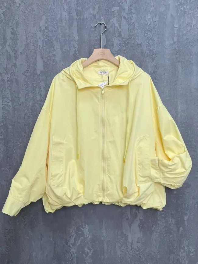 Ветровка облегченная с капюшоном 25185 фото 4