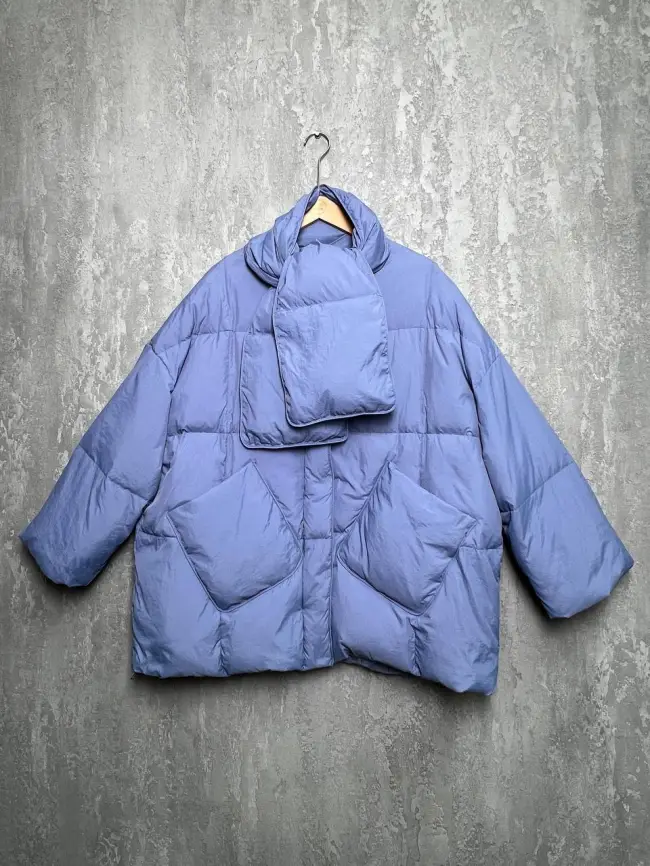 Пуховик женский с шарфом 8358 Размер 50-58 (васильковый) уценка фото 1