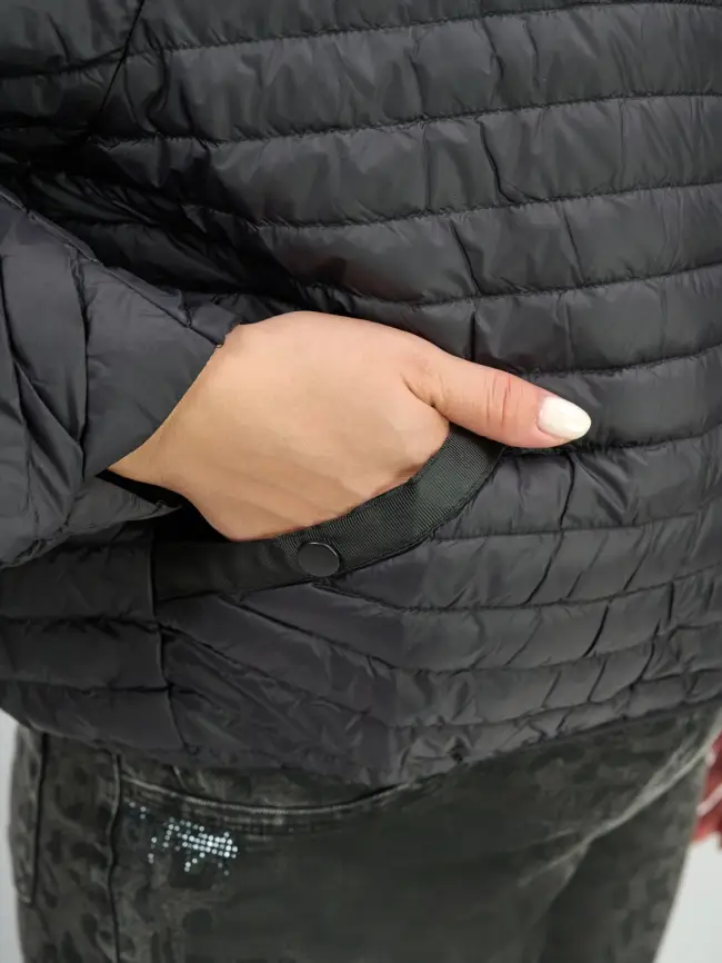 Куртка пух легкая короткая с заклепками 8183 Размер 48-58 фото 7