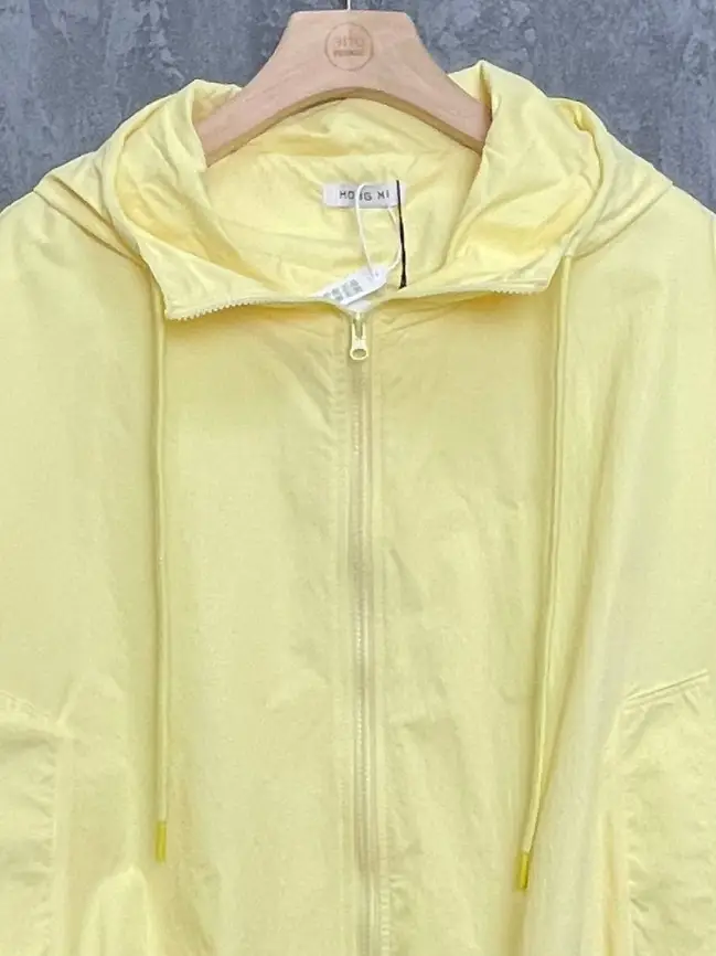 Ветровка облегченная с капюшоном 25185 фото 6